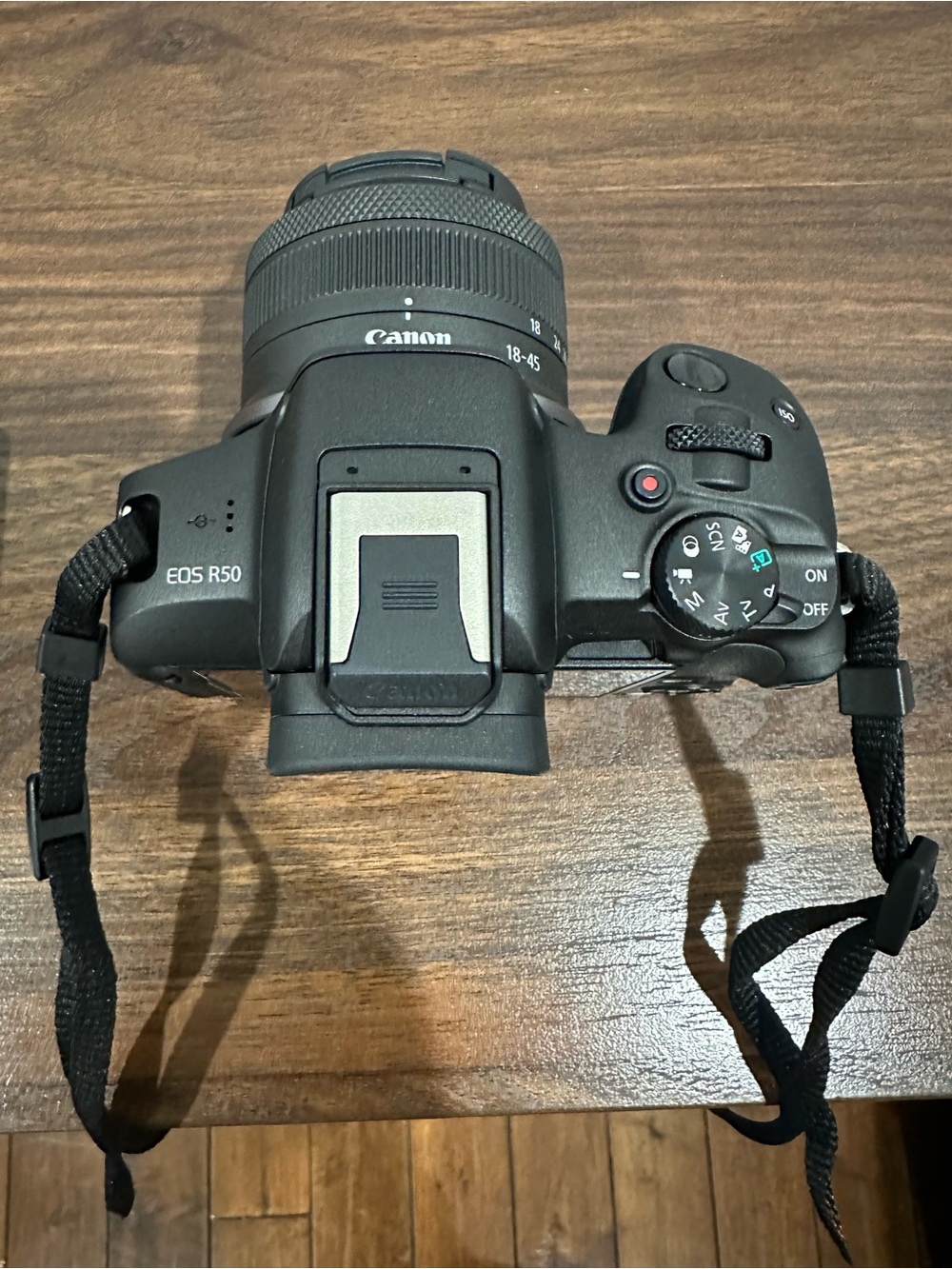 Canon EOS R50 Camera - Picture 7 of 13